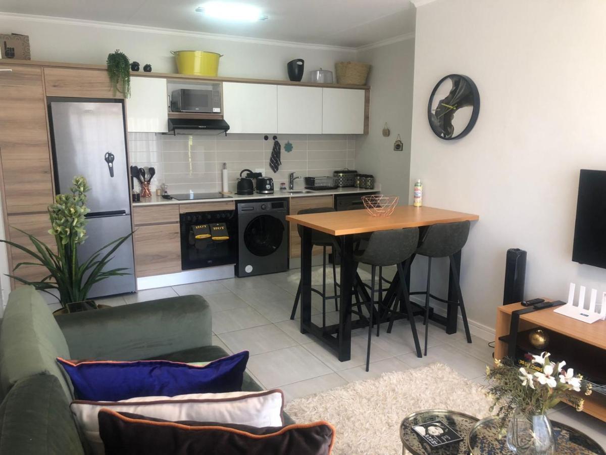 Luxurious Waterfall 1 Bedroom Condo With Free Uncapped Wifi Midrand Exterior foto